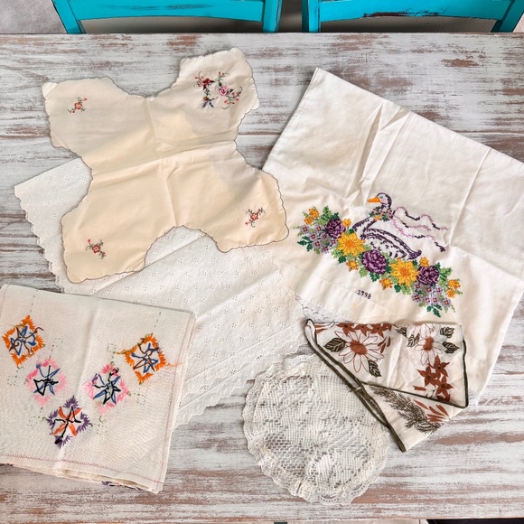 Vintage Linen Lot of‎ 6 Homemade Hand Embroidered - Picture 1 of 15